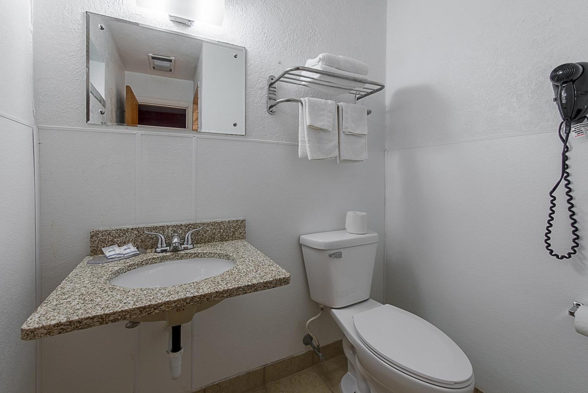 Highway Hotel 3*
