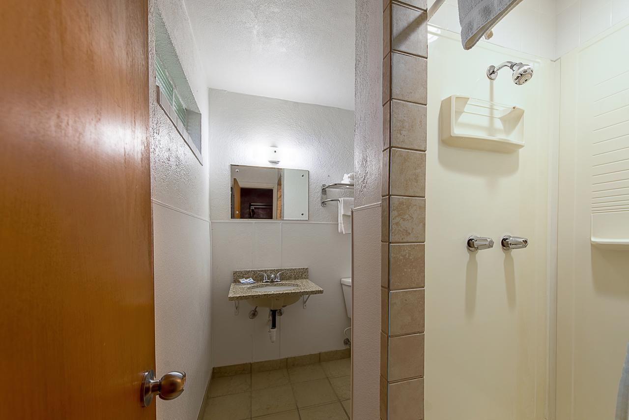 Highway Hotel 3*
