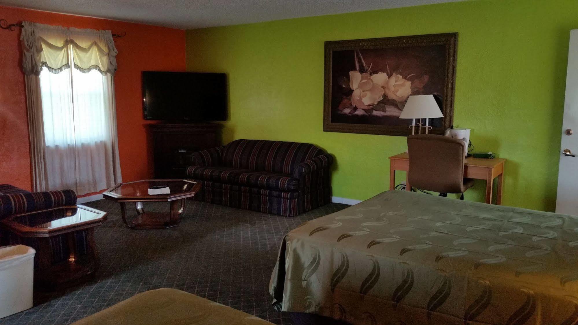 Highway Hotel 3*